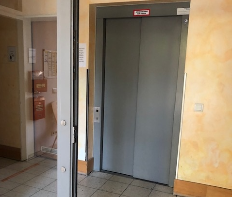 Zugang zum Fahrstuhl, 5. Stock - Benutzersaal